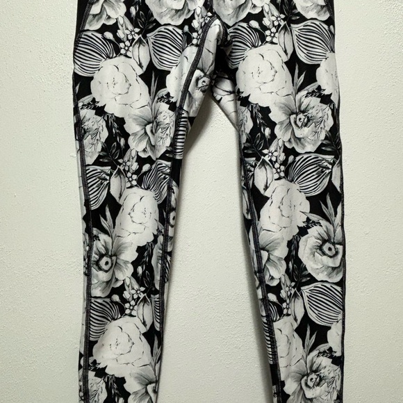 Betsy Johnson Performance Workout leggings - Picture 5 of 8